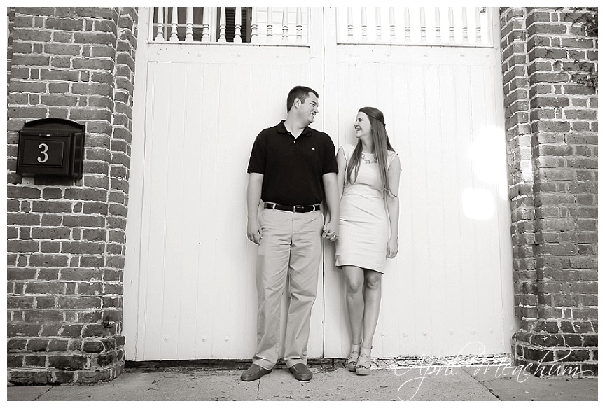 Charleston_Downtown_Engagement_Session_April_Meachum_0203.jpg