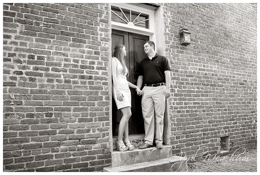 Charleston_Downtown_Engagement_Session_April_Meachum_0207.jpg